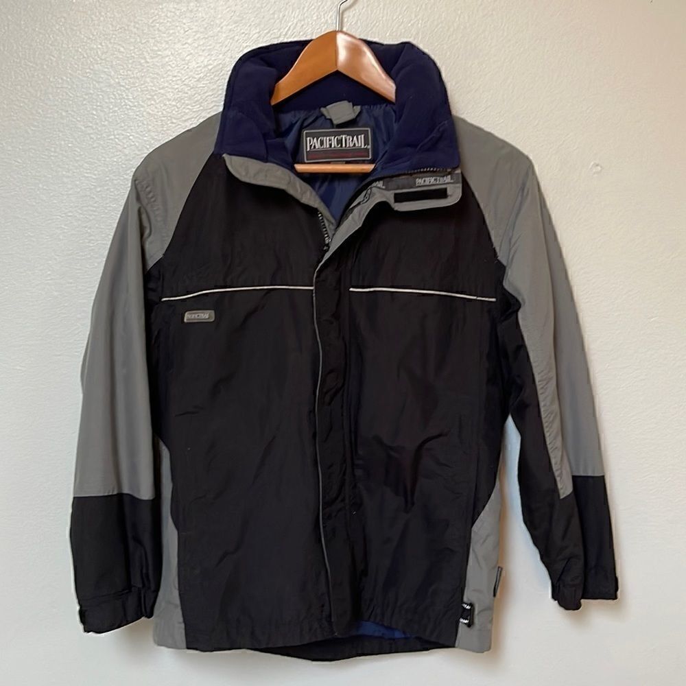 Pacific Trail Coat. Size boys M (10/12).